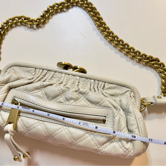 Marc Jacobs Women’s Vintage Off White Kisslock Gold Brass Chain Quilted Stam Bag - Picture 9 of 10